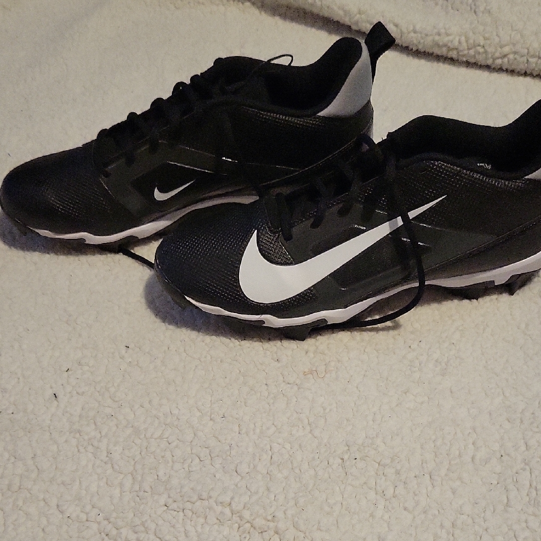 Nike Black And White Training Shoes